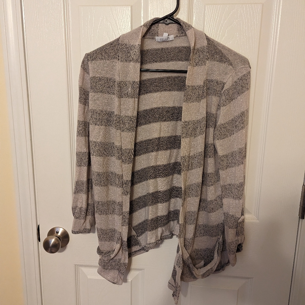 Gray striped cardigan, 3/4 sleeve and pockets. Does not button